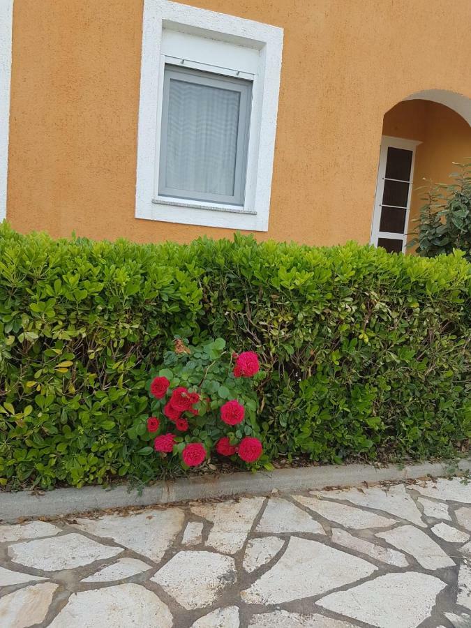 Apartmani Anna Vir Eksteriør billede